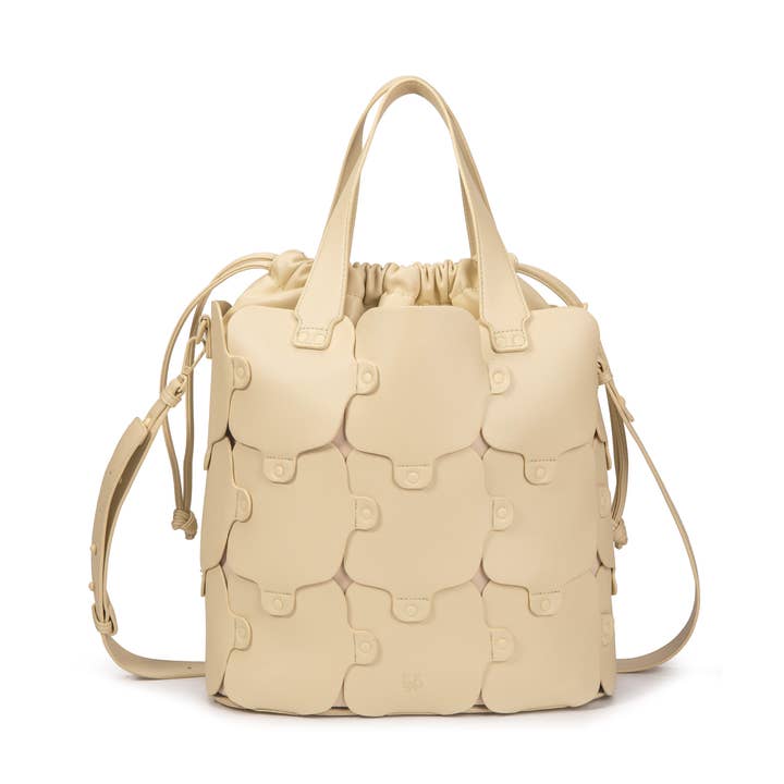 Aliana emmerentas van lichtgeel veganistisch leer voor wholesale door Excess Paris