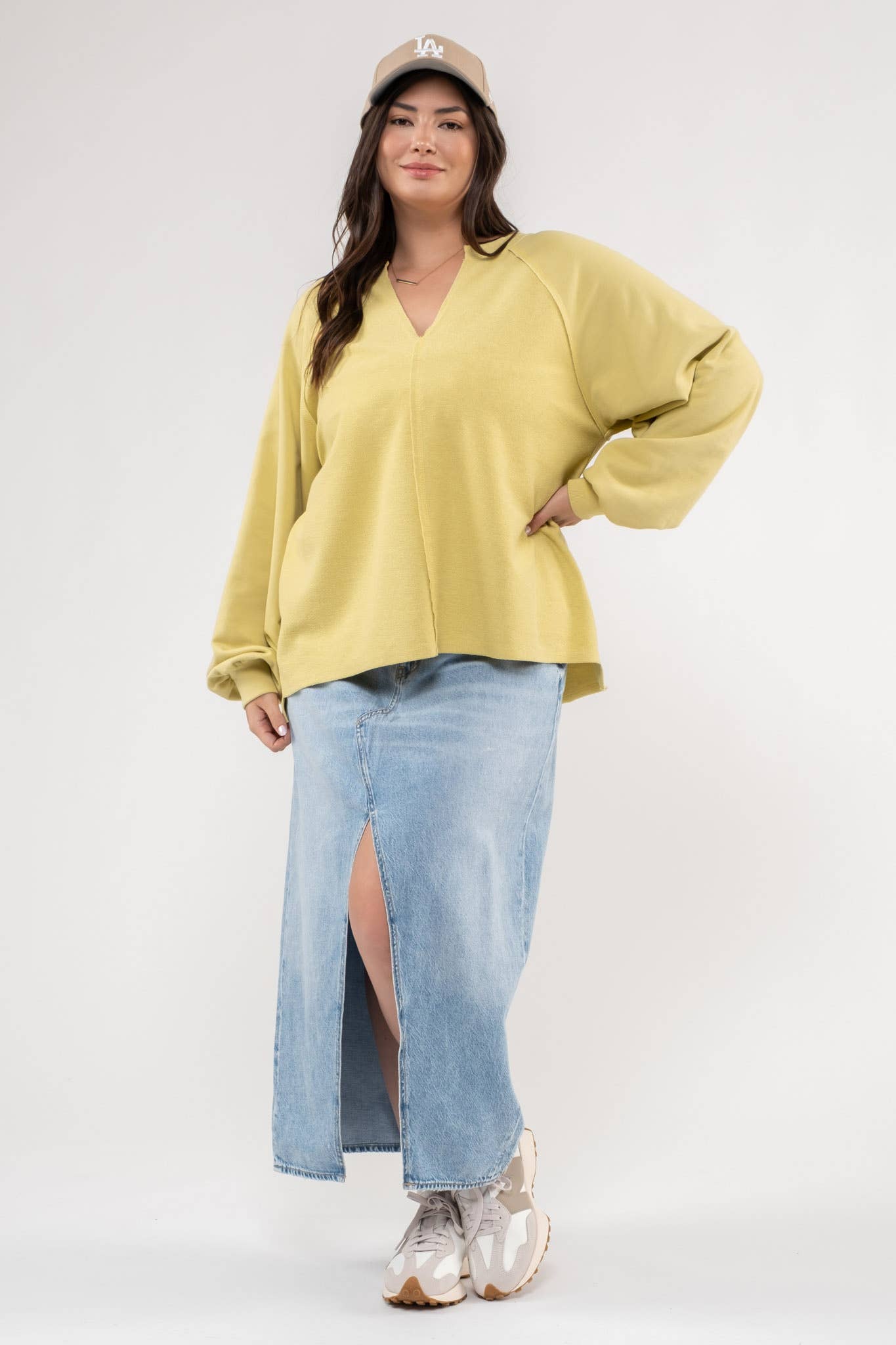 Blu Pepper - Wholesale Gebreide top - Dames - PLUS RELAXTE GEBREIDE TOP MET LANGE MOUWEN EN ZICHTBARE NADEN21