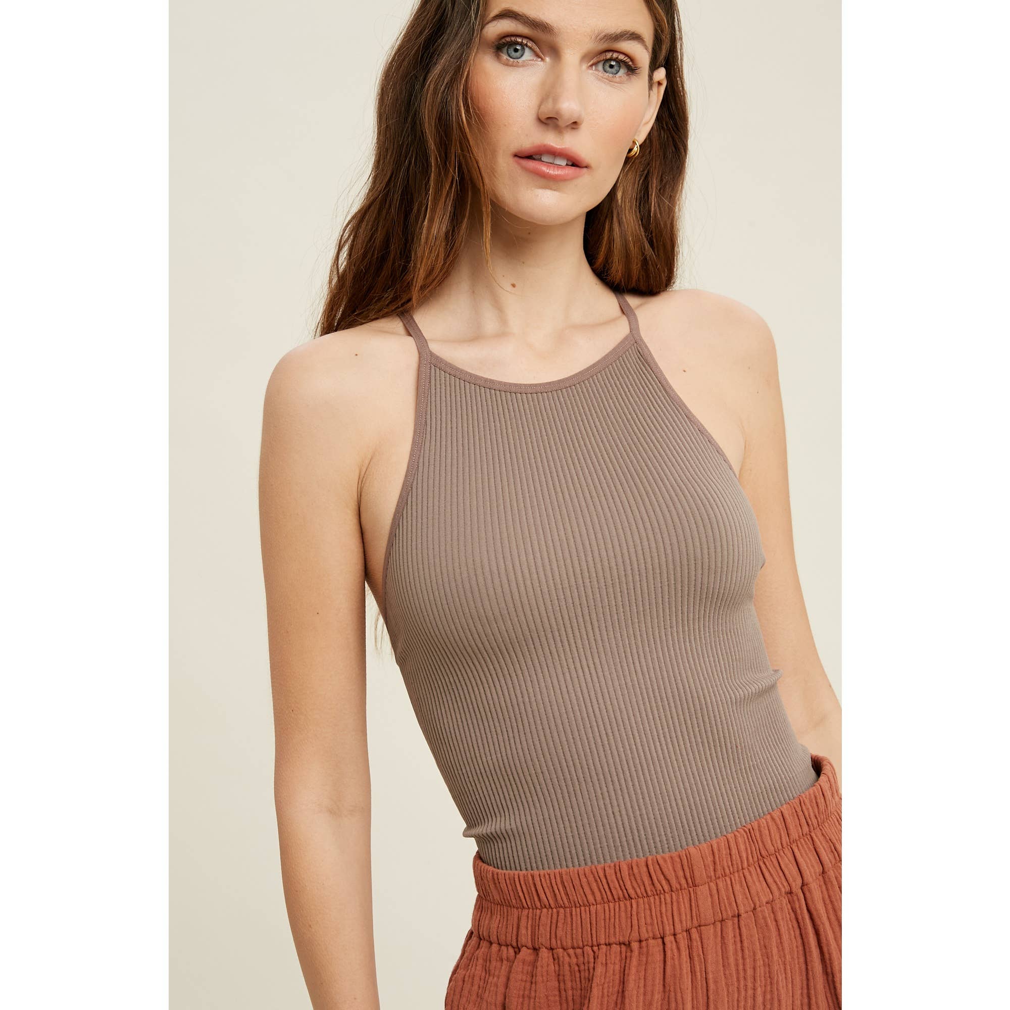 Wishlist Apparel - Wholesale Bralette - Dames - NAADLOZE BRAMI MET HOGE HALS EN GEKRUISTE RUGDETAIL/WL21-63174