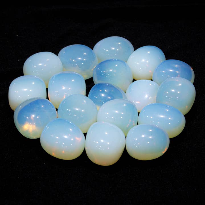 Quasar Gems USA - Vente Pierre et cristal de spiritualité - Opalite roulée 30-45mm 1KG/2lbs1
