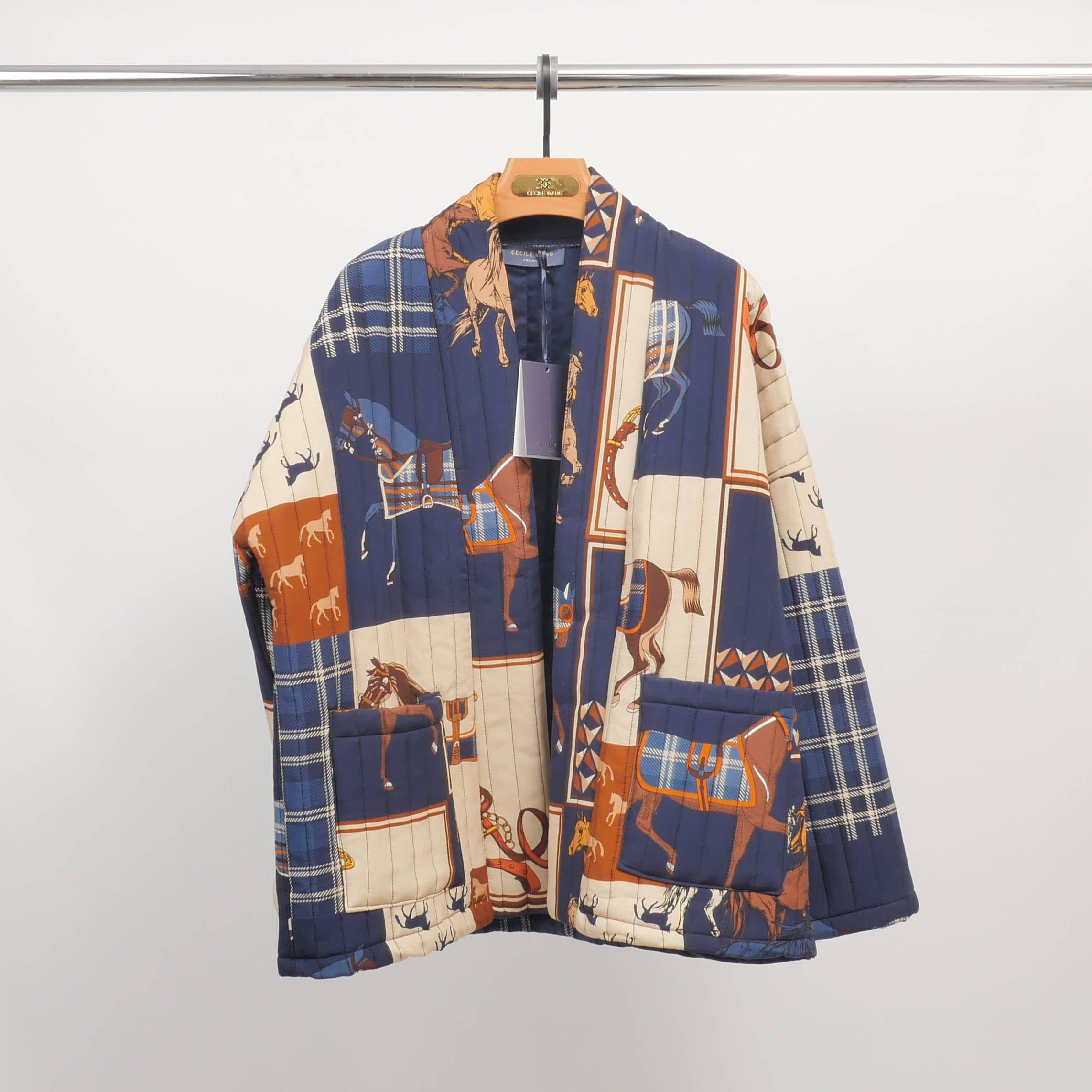 Cecile Wang – Engroshandel Jakke - Dame – Quiltet jakke med hesteprint i viskose – KD7280-172