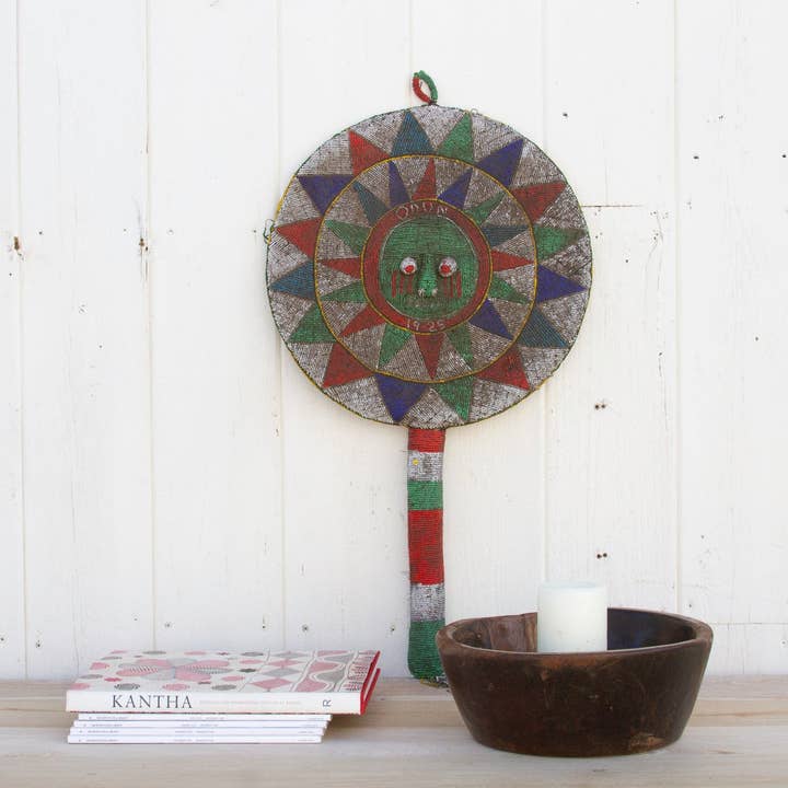 1920's flerfarvet Beaded African Shield for engroshandel hos De-cor