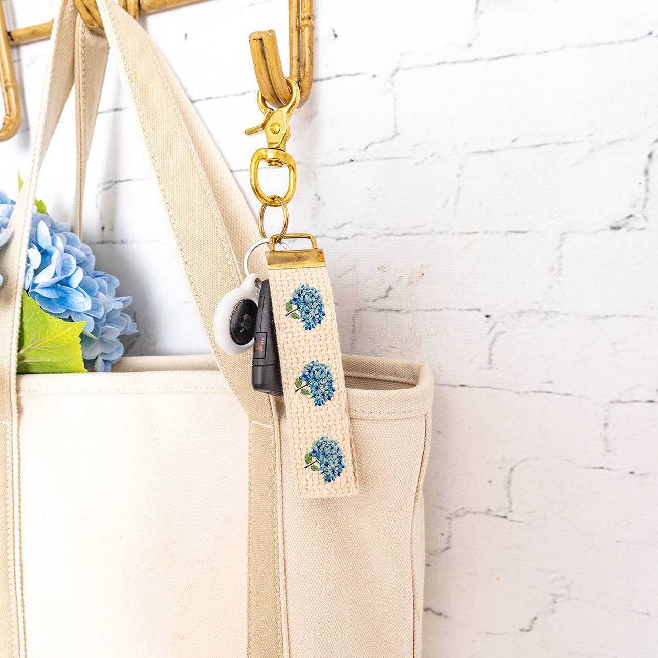 Rustic Marlin - Wholesale Keychain - Women's - Endless Summer Hydrangea Keychain1