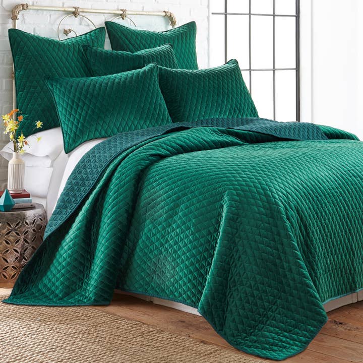 Empire Velvet Green Quilt for wholesale on Faire