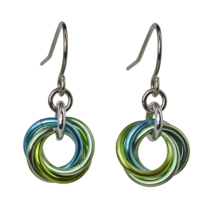 Mini boucle d'oreille en métal noué - Absinthe pour la vente par Rebeca Mojica Jewelry