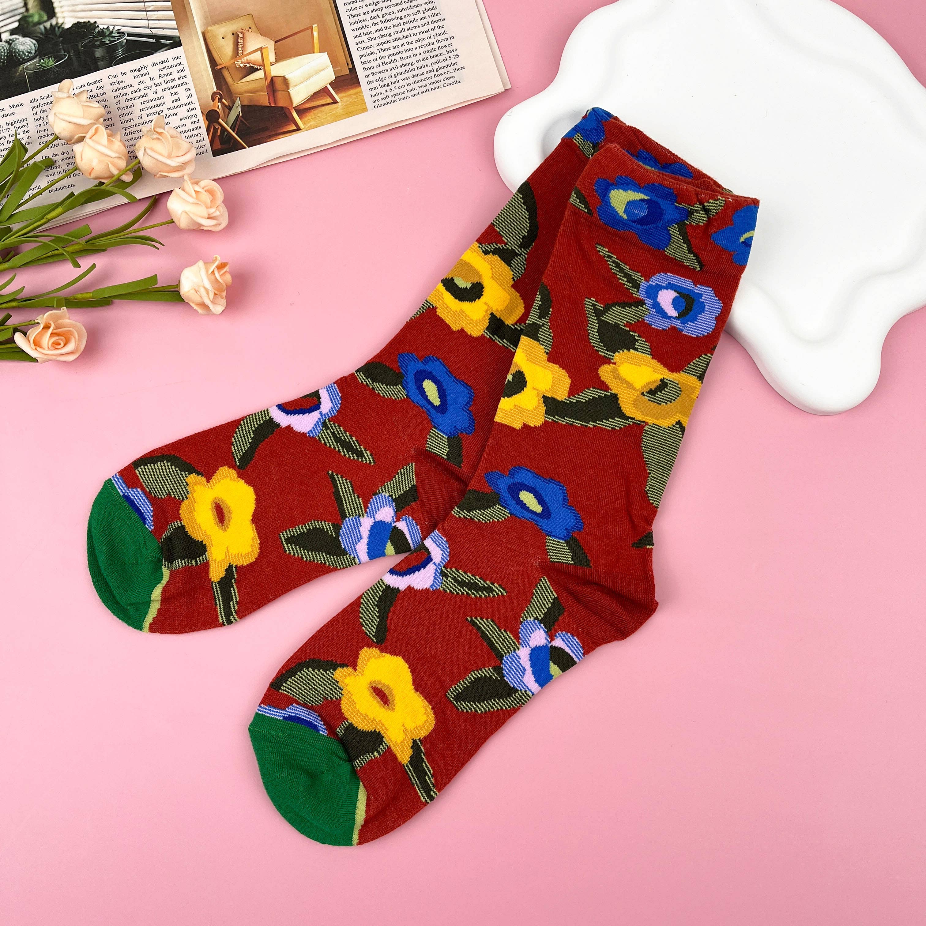 mildstyles – Großhandel Socken – Damen – Modische Vintage-Socken mit Blumenmuster in der Mitte der Wade0