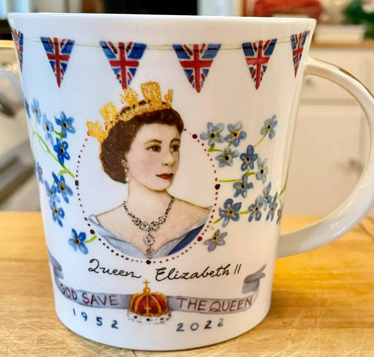 Susan Branch Studios - Wholesale Coffee Mug - 16 Oz. Queen Cup1