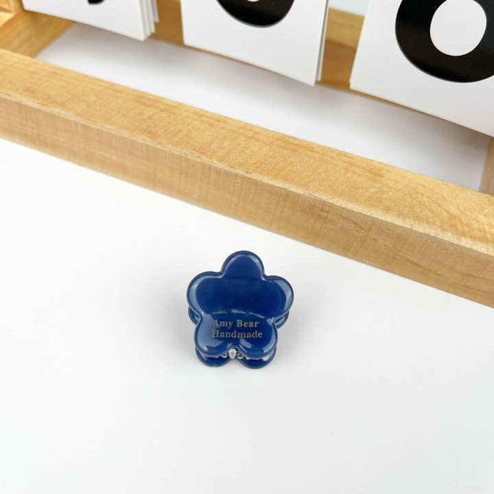 mildstyles - Wholesale Hair Clip - Women's - Mini Solid Flower Hair Claw Clip6