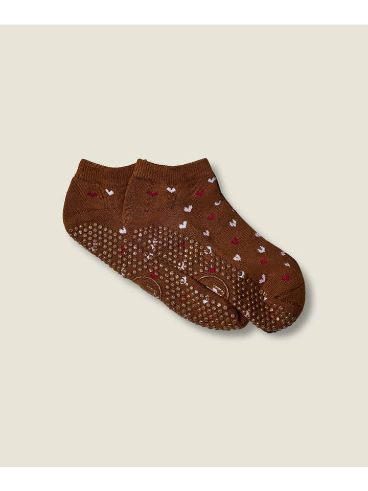 MoveActive - Wholesale Socks - Women's - Classic Low Rise Grip Socks - Hearts Aflutter Brown4