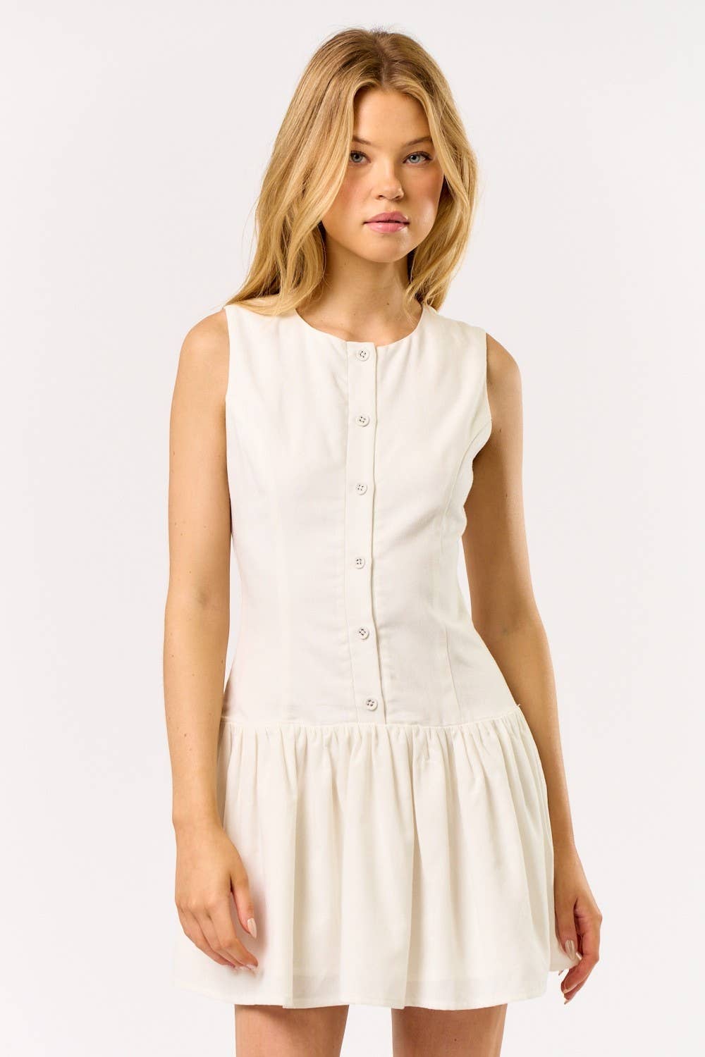 BLANC CASSÉ Robe mini sans manches à boutons IBD32338 en vente sur Faire2