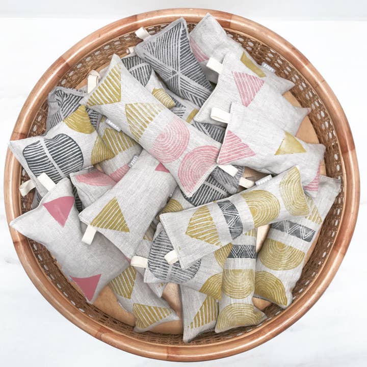 Oreiller pour les yeux lavande bio pour la vente par For Reasons Unknown