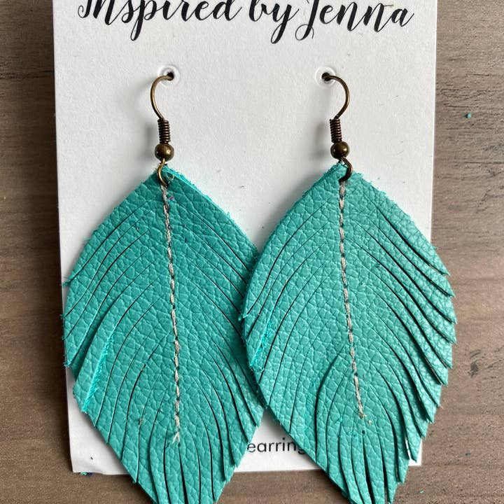 Inspired by Jenna - Vendita all'ingrosso Orecchini pendenti - Orecchini piuma in pelle blu Tiffany (4 misure)
