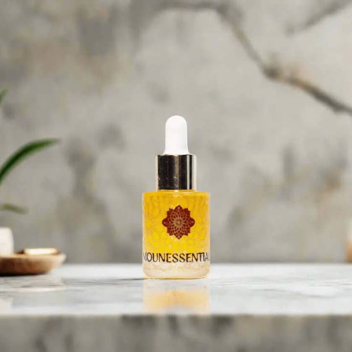OLIO ESSENZIALE DI SANDALO PURO-15ML per la vendita all'ingrosso da parte di Mounessentials