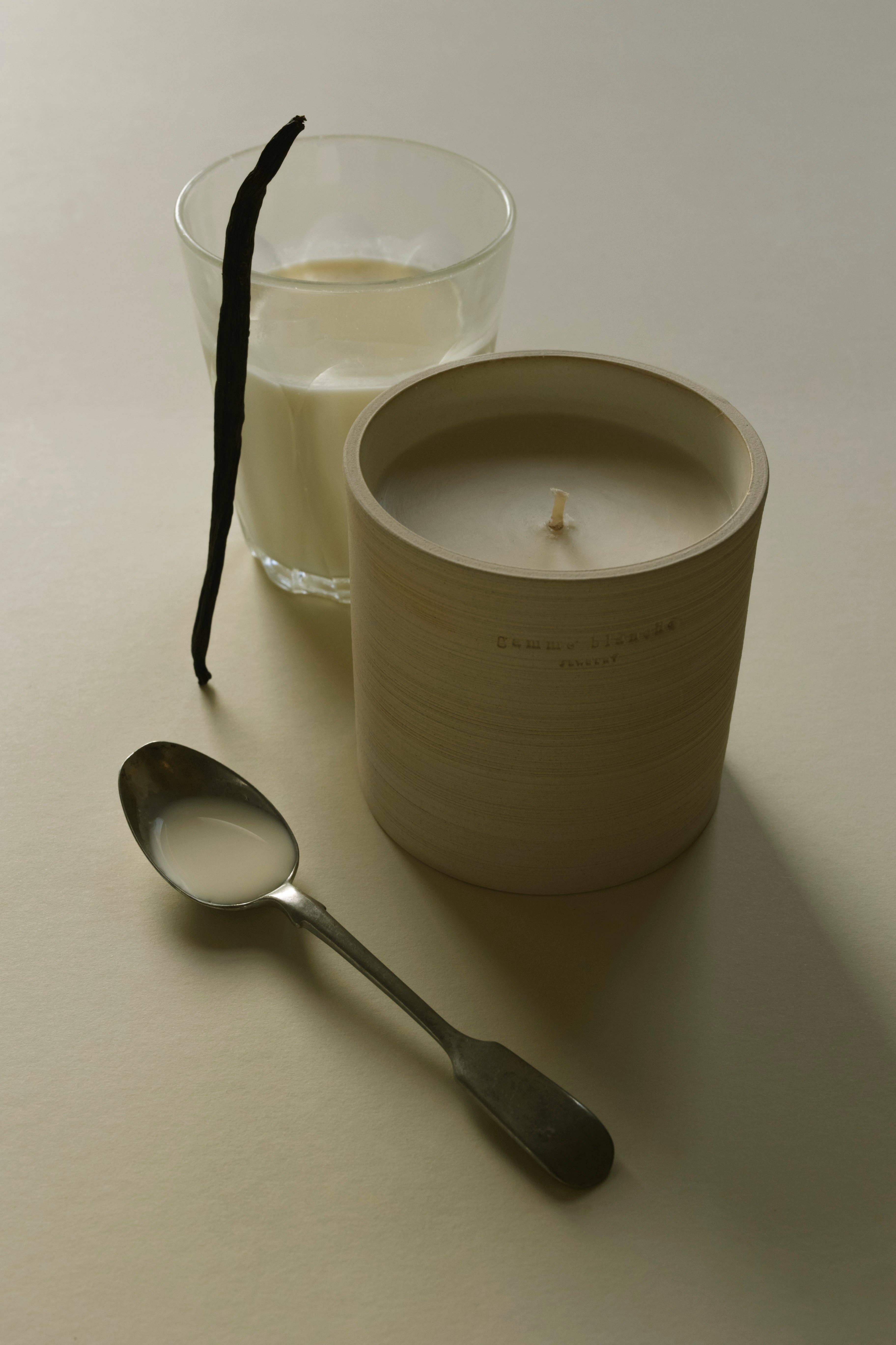 Gamme blanche - Wholesale Jar/Filled Candle - LAIT CHAUD - Bougie2