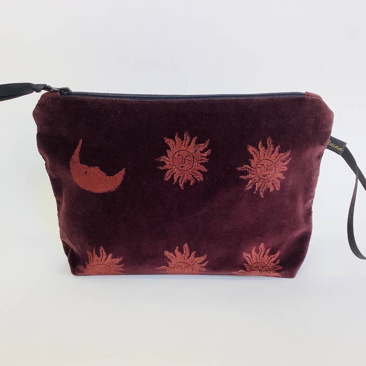 Chokladbrun sammet Sol och Måne sminkväska för wholesale av Raina Atelier