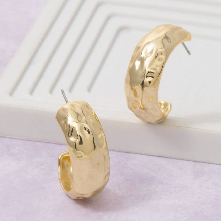 Goud Gedompelde Grote Vervormde Brede Hoepeloorbellen voor wholesale door Fame Accessories