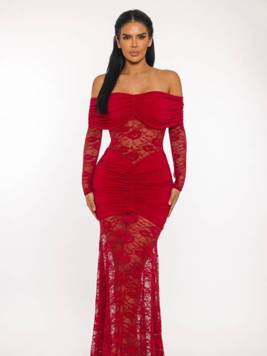 ROBE EN DENTELLE SCARLET MUSE pour la vente par DIOSA