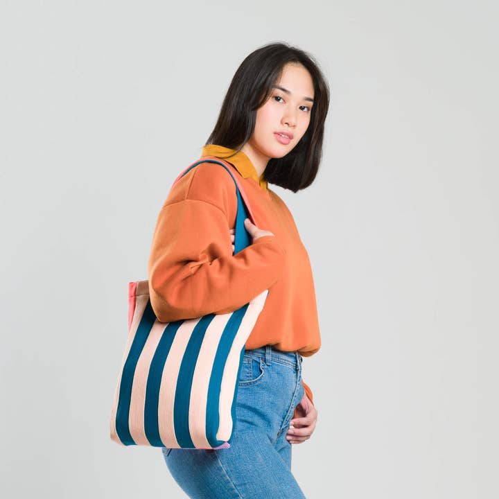 VERLOOP | knits - Wholesale Tote Bag - Women's - Super Stripe Knit Tote4