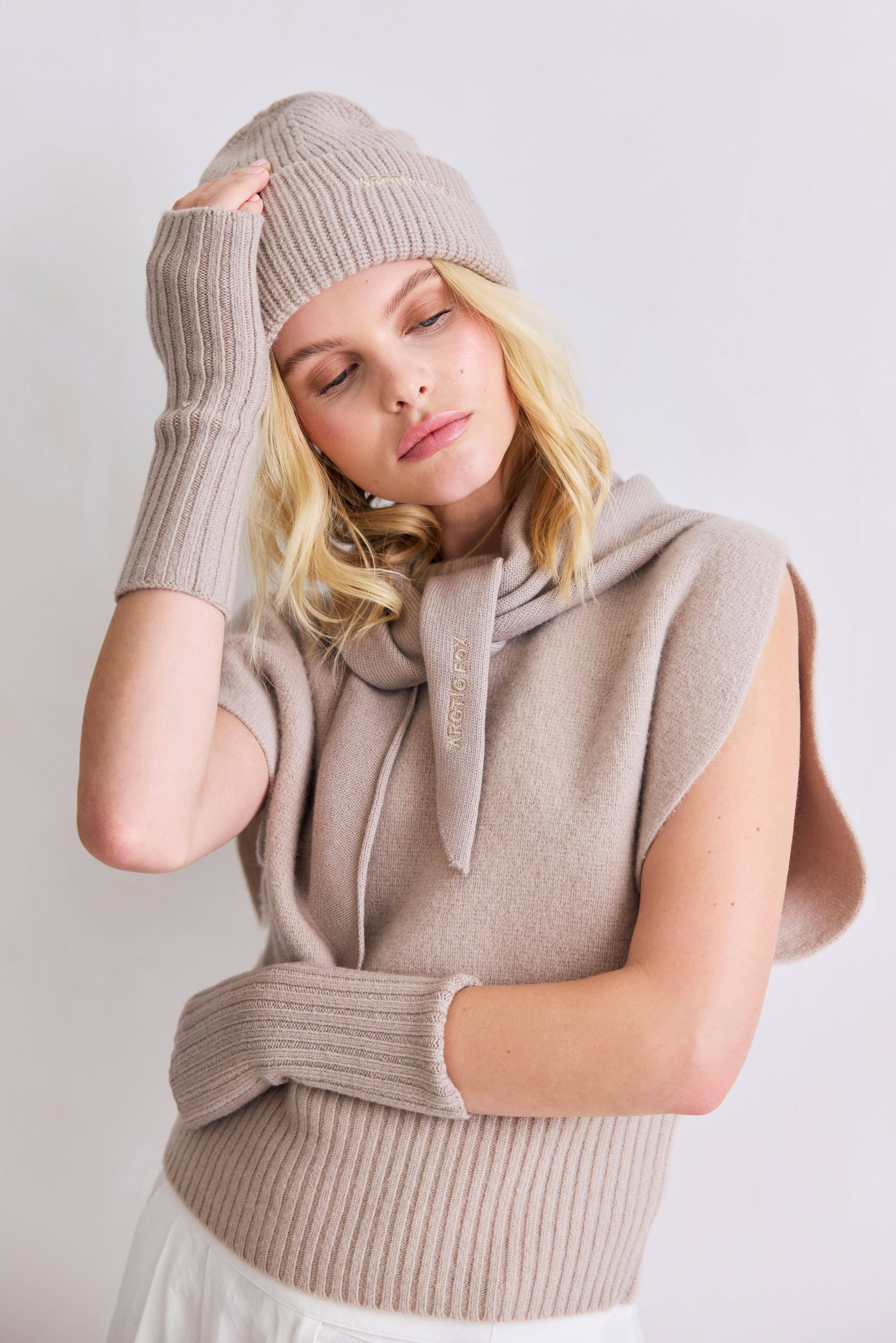 ARCTIC FOX & CO. – wholesale Scarf – Women's – Merino Wool Triangle Scarf - Soft Taupe - AW255