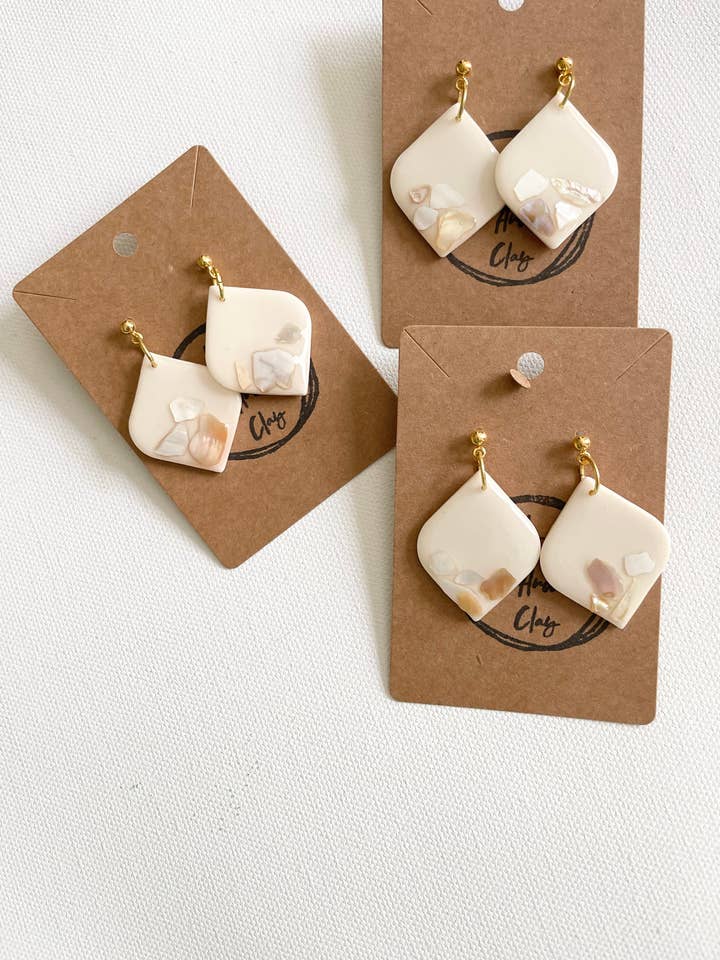 Shellie -Polymeer klei en schelpen voor wholesale door Hooks and Clay