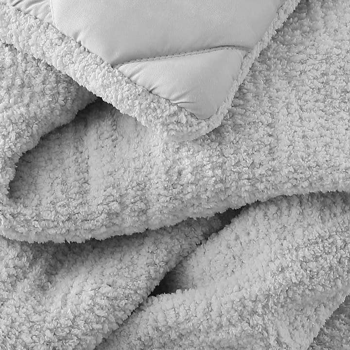 Sunday Citizen - Wholesale Down Comforter - Snug Cooling Comforter
