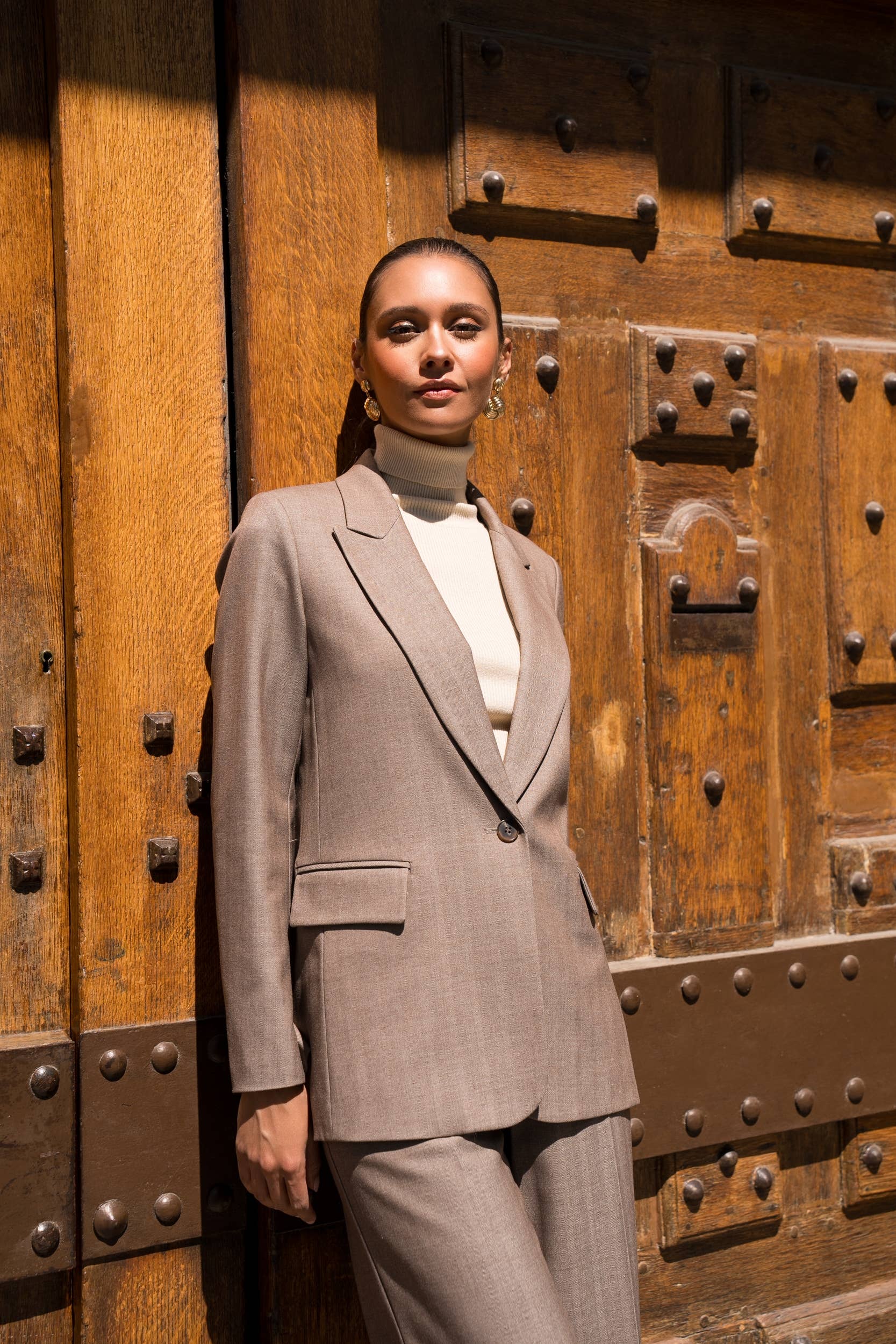 Attentif Paris - Wholesale Suit Jacket - Women's - Single-button straight blazer11