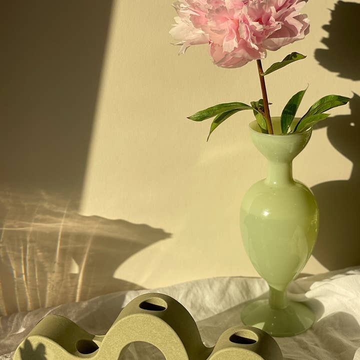 Interlude Candles – wholesale Candle holder – Wavy Candle Stick Holder2