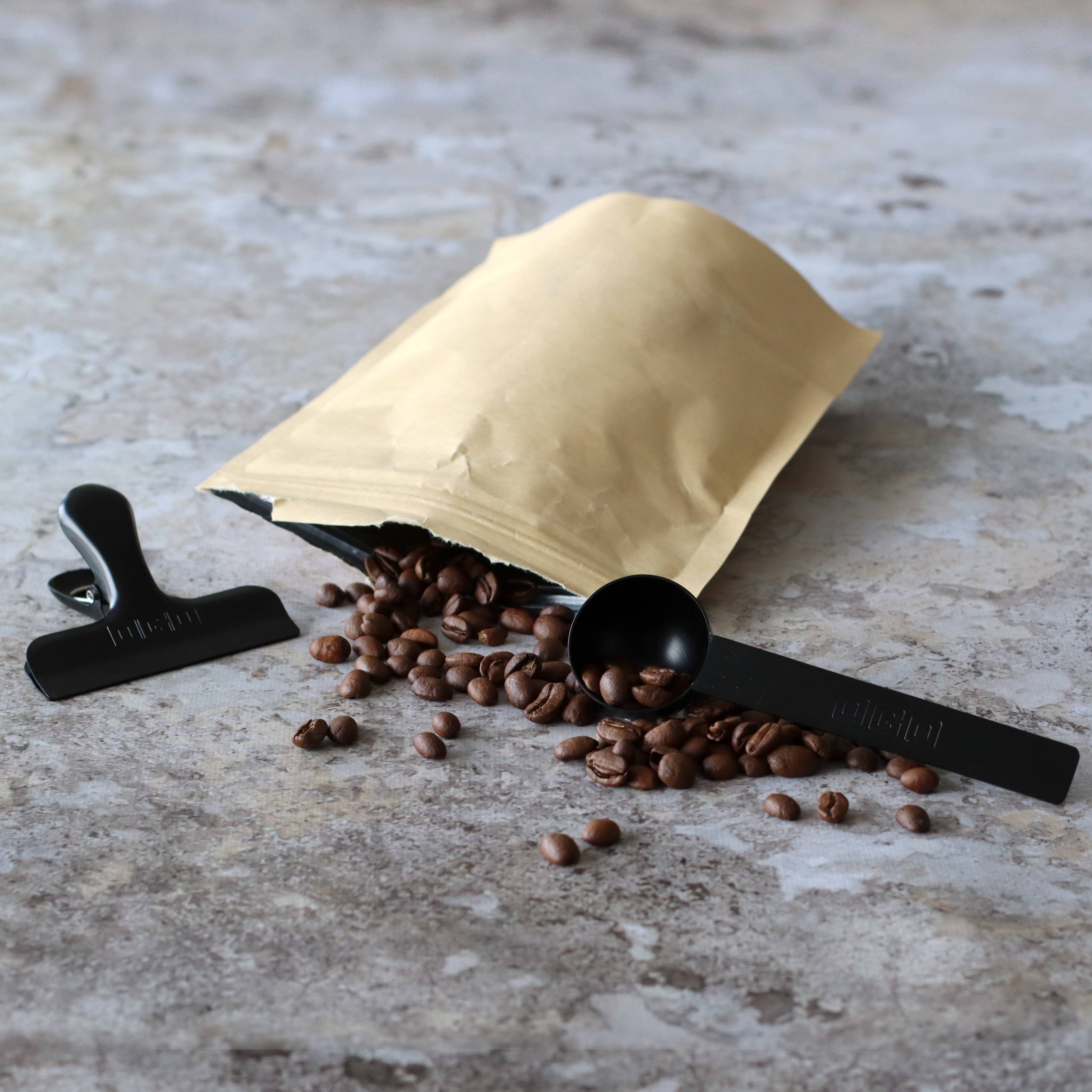 Ogo living – Großhandel Küchengerät – Set aus Edelstahl-Kaffeelöffel und -zange1