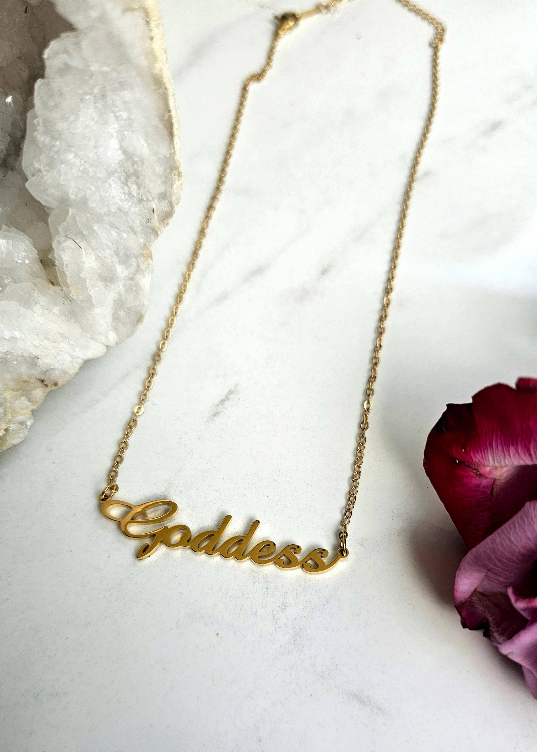 Moon Goddess – Großhandel Kette mit Anhänger/Charm – 18k vergoldete Göttinnen-Halskette4