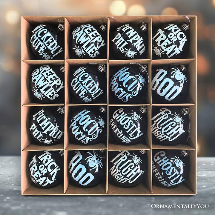 Lot de 16 boules de Noël avec des citations effrayantes, décoration d'Halloween pour la vente par OrnamentallyYou