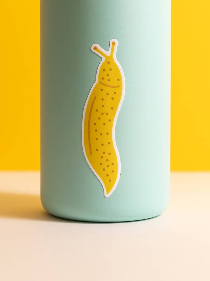 Banana snegle klistermærke | vinyl udstanset vandtæt klistermærke for engroshandel hos Graphic Anthology Greeting Cards