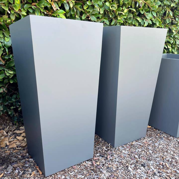 Tikal Composite Designs – wholesale Plant pot – Modern Tapered Fiberglass Planter5