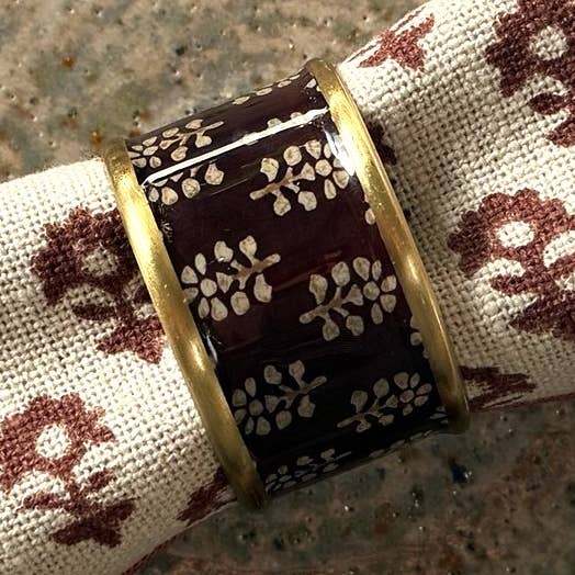 Messing servetring met mahonie-emaille voor wholesale door Maison Lilo