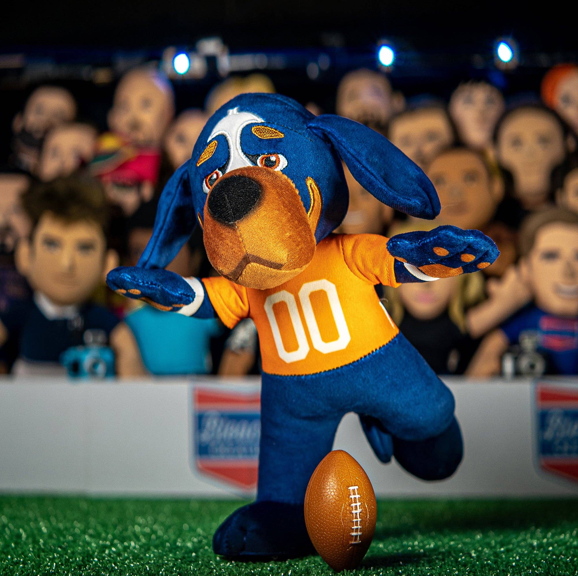 Uncanny Brands - Wholesale Stuffed/Plush Toy - Kids & Baby - Bleacher Creatures Tennessee Volunteers Smokey 10" Mascot Plush Figure3