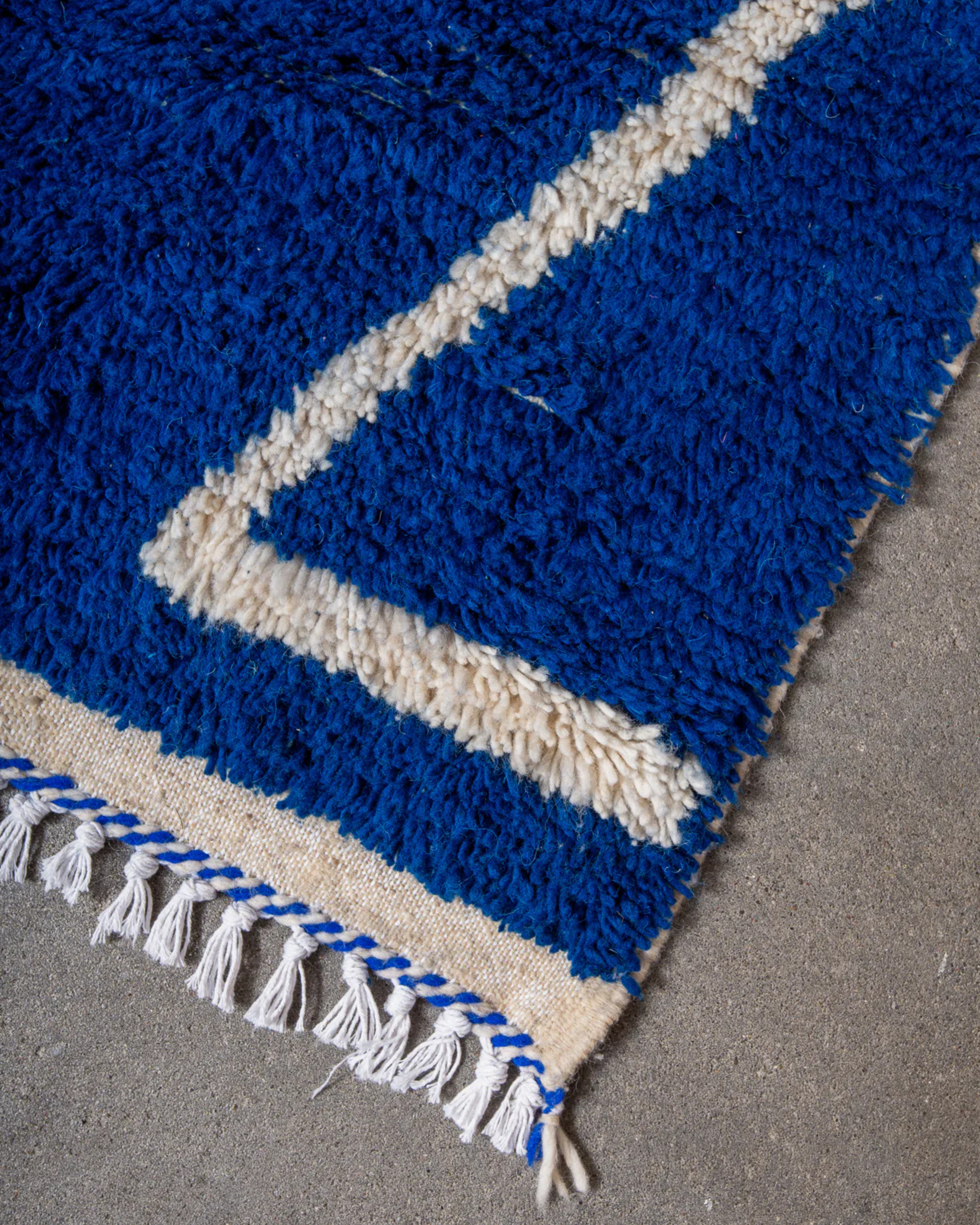 BohoVibeCraft – wholesale Area rug – Cobalt Blue Abstract Moroccan Shag Rug  Wholesale Area Rug5