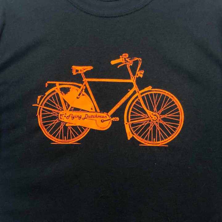 Sort Flying Dutchman Unisex Tee - Sort T-shirt med orange grafik for engroshandel på Faire