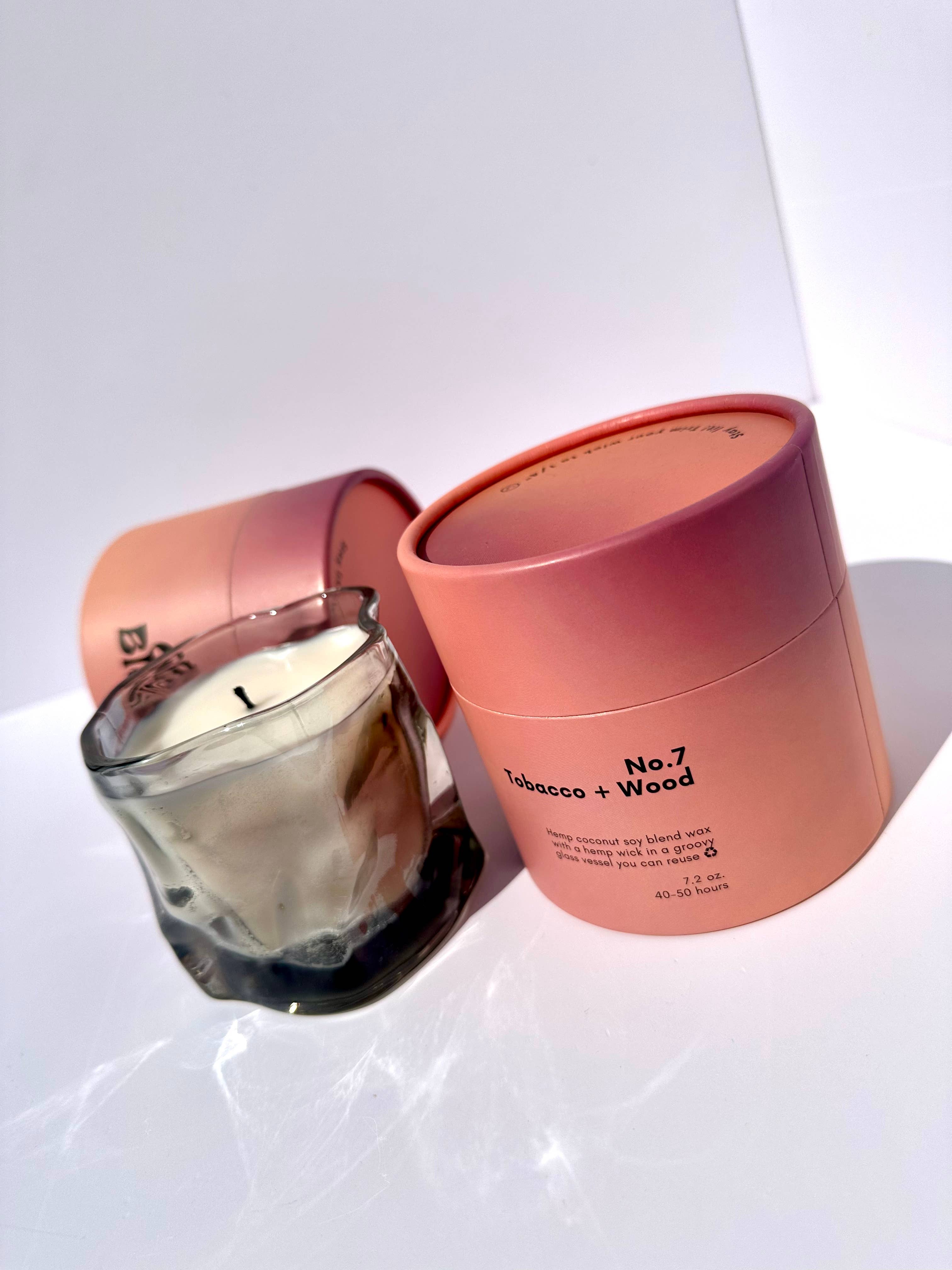 Choice Blooms - Vente Bougie en bocal - Bougie No. 7 Tabac + Bois de 7,2 oz en verre gris translucide5