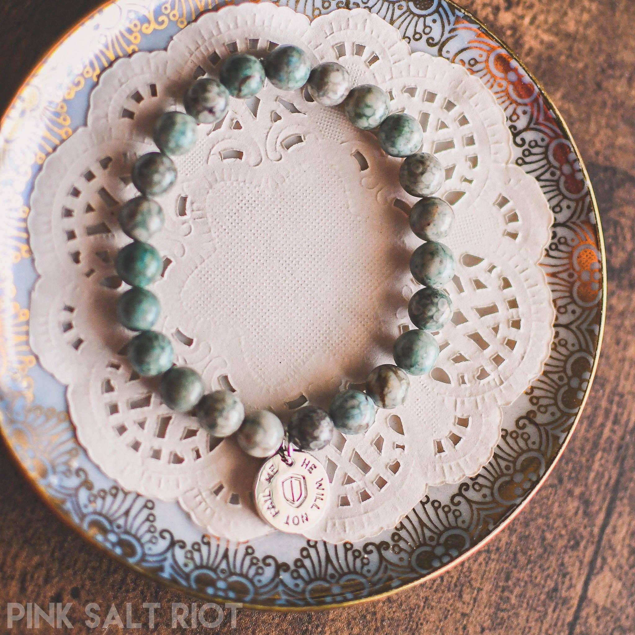 Pink Salt Riot – Pulseira com pendente por atacado – Pulseira Deus não perde batalhas1