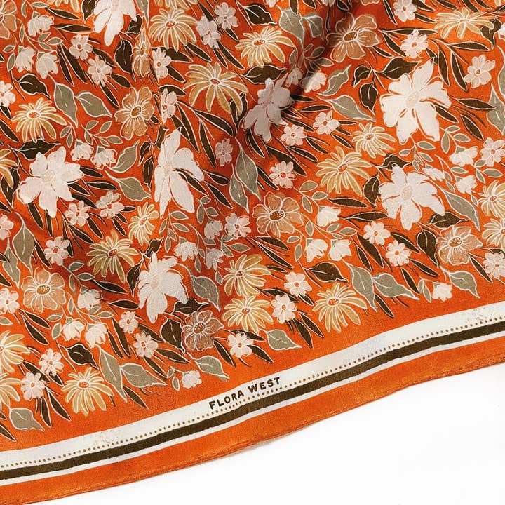 Flora West Design - Wholesale Bandana - Dames - 100% zijden bandana sjaal - Botanische tuin bloemenprint met westernstijl9