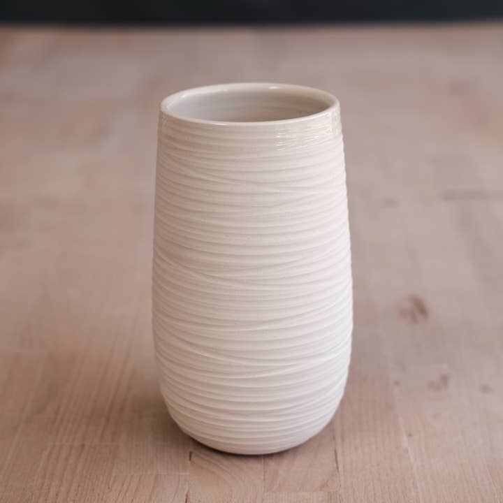 FHAR Studio - Wholesale Vase - dune - tulip vase - handmade, porcelain 4