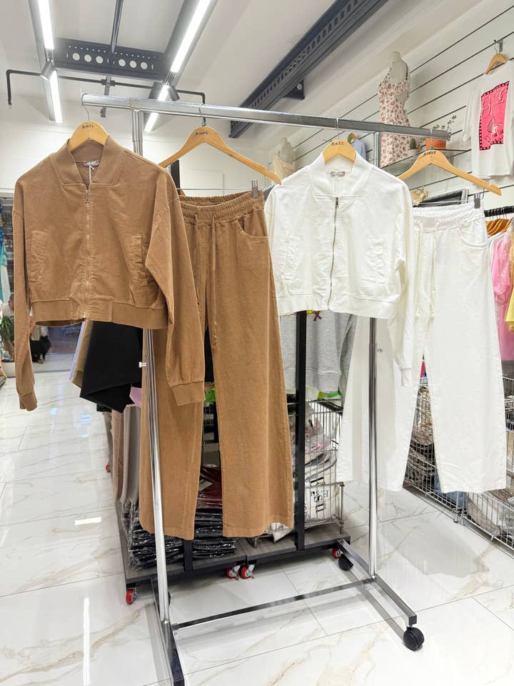 Cazadora bomber corta de pana con cremallera para venta al por mayor de Chilli Girl Collection