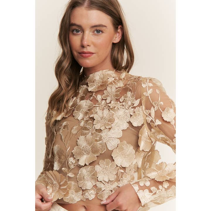 3D BLUMENSTICKEREI SLIM FIT CROP TOP für den Großhandel von Sweet Generis