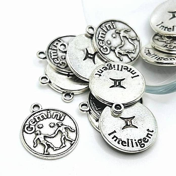 Guerrilla Charm – wholesale Individual charm/pendant – Silver Gemini Zodiac/Astrology Coin Charms, 17x20mm0