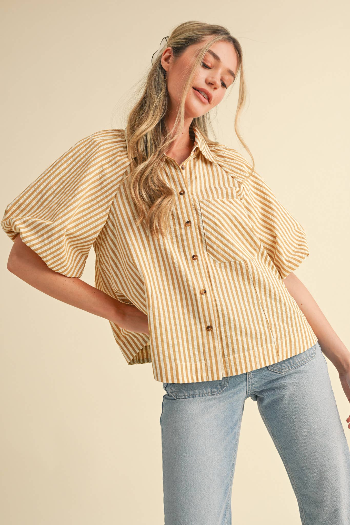 &MERCI – Engroshandel Skjorte med buttondown – til kvinder – STRIBET BOBLEÆRME KNAPNED TOP MTP332927