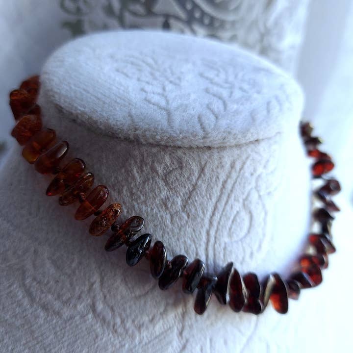 Collier en ambre baltique ombré profond poli avec étiquette et certificat ♥️ GIA pour la vente par Amber Auksas