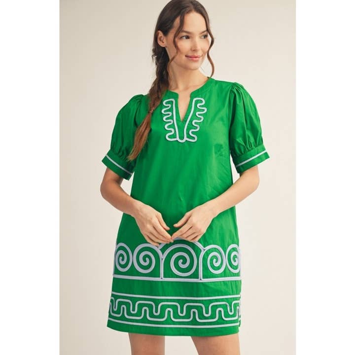 NOUVELLE Robe Droite Brodée pour la vente par STYLE USA