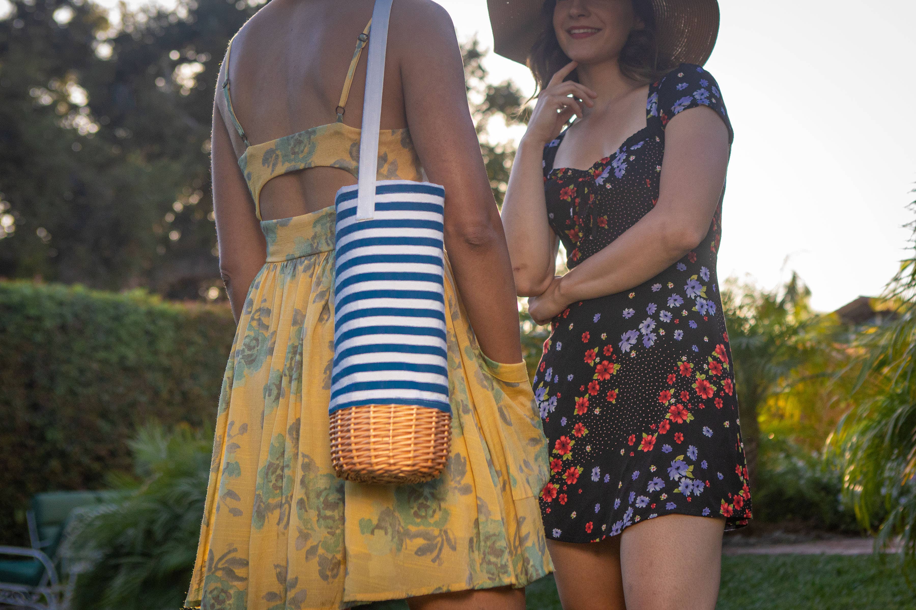 Picnic Time Family of Brands - Wholesale Wine Tote - Malbec Insulated Canvas and Willow Single Bottle Wine Basket4