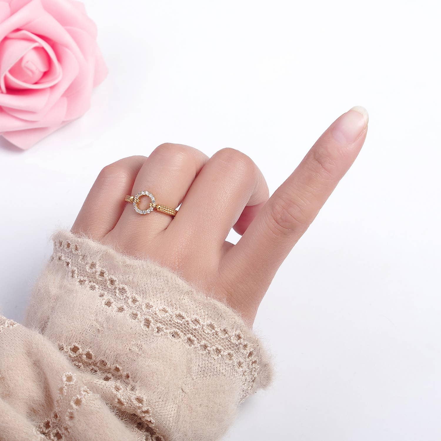 Aim Eternal – Anel multi-pedra por atacado – Micro Pave Geométrico Forma Redondo Dourado Anel O20712