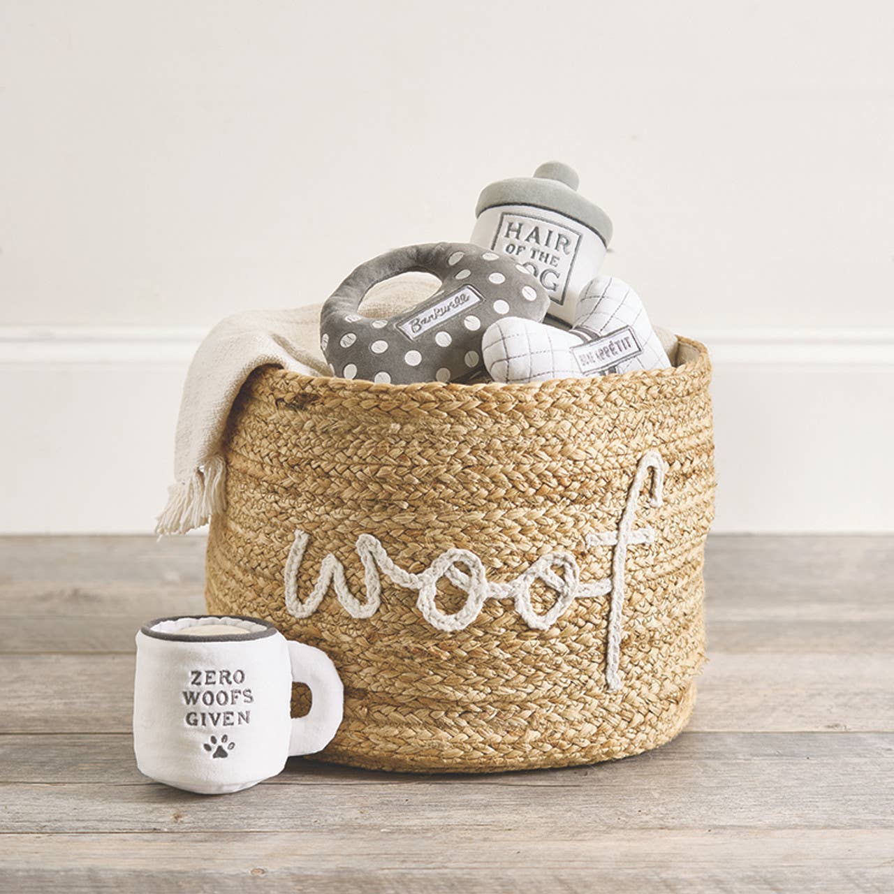 Santa Barbara Design Studio by Creative Brands - Wholesale Basket - Face to Face Jute Basket - Woof4