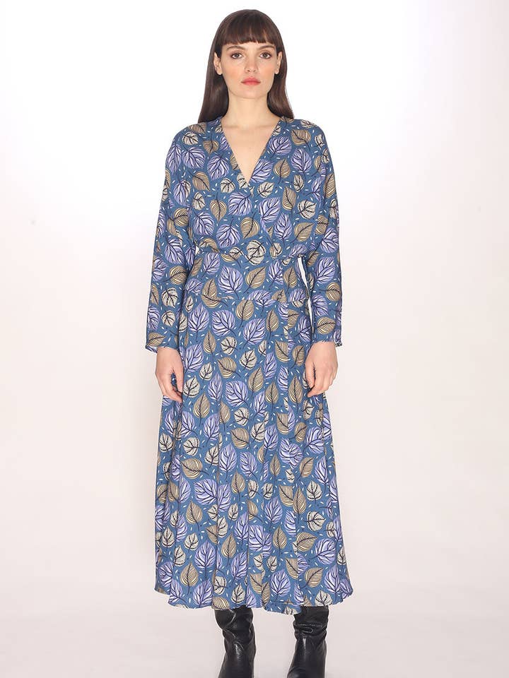 110137_BLAADJES BEDRUKTE LANGE JURK voor wholesale door Pepaloves